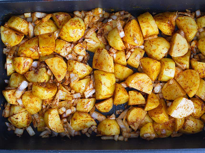 עוף בתנור עם תפוחי אדמה | עוף עם תפוחי אדמה בתנור - מטבח קל