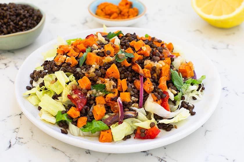 סלט עדשים שחורות | סלט עדשים שחורות ובטטה - מטבח קל