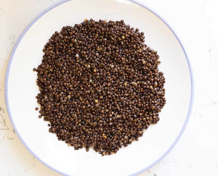 סלט עדשים שחורות | סלט עדשים שחורות ובטטה - מטבח קל